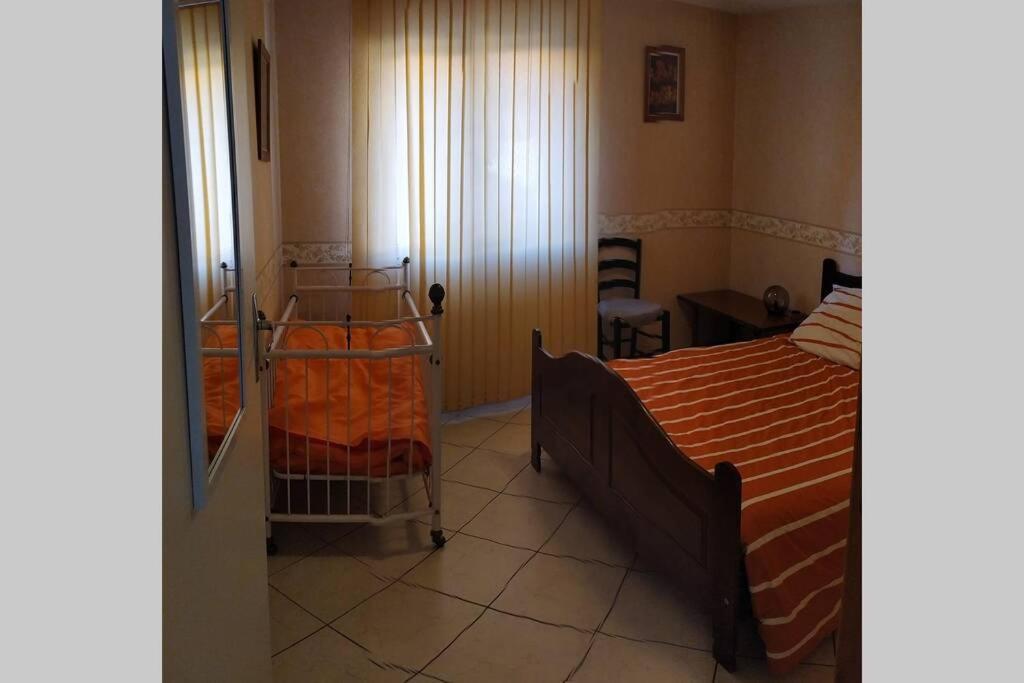 Appartamento Chez Fabienne T3 Le Breuil-sur-Couze Esterno foto