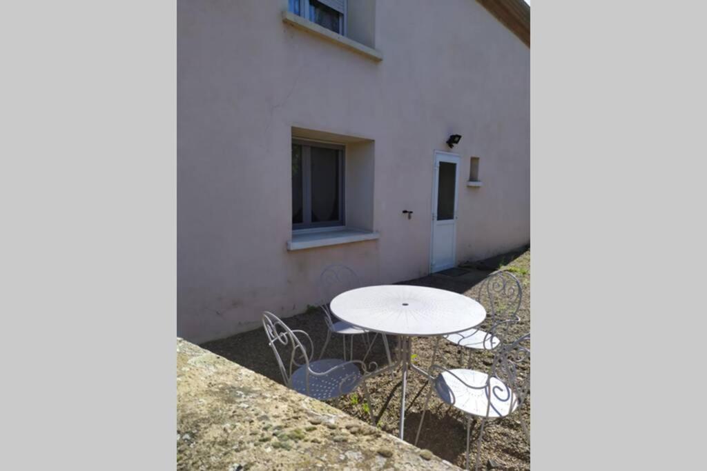 Appartamento Chez Fabienne T3 Le Breuil-sur-Couze Esterno foto